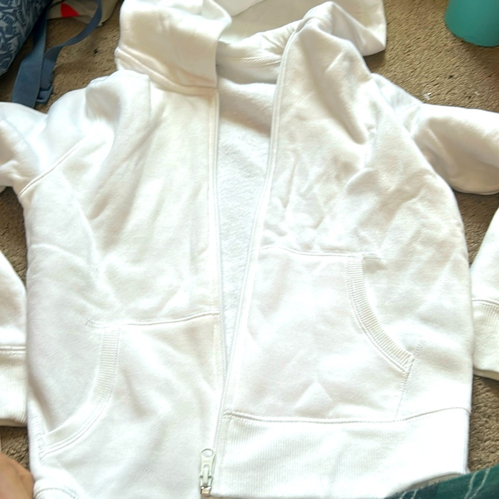 Selling this kids sweater never used! Let me know if you're interested.